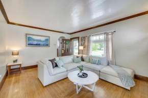 Welcoming Home in Youngstown with Private Backyard!